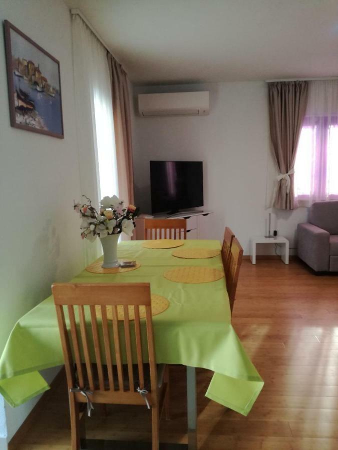 Apartments Villa Sophia Trogir Extérieur photo